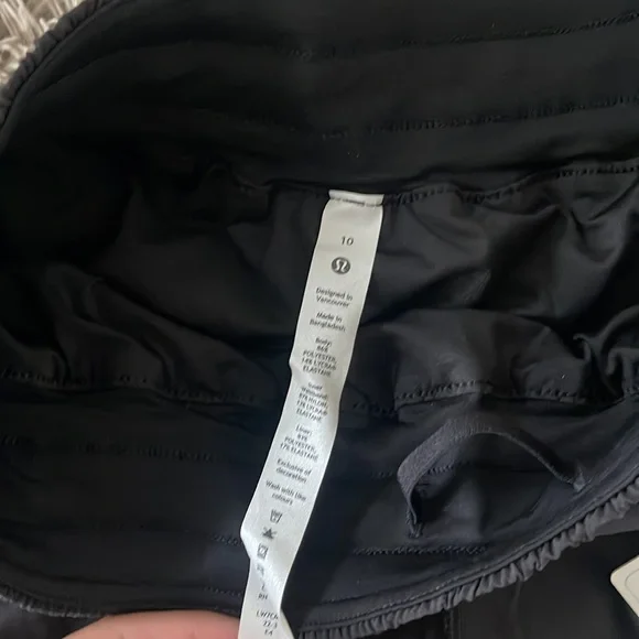 Lululemon Track That High Rise Short 5” *lined - Picture 3 of 4